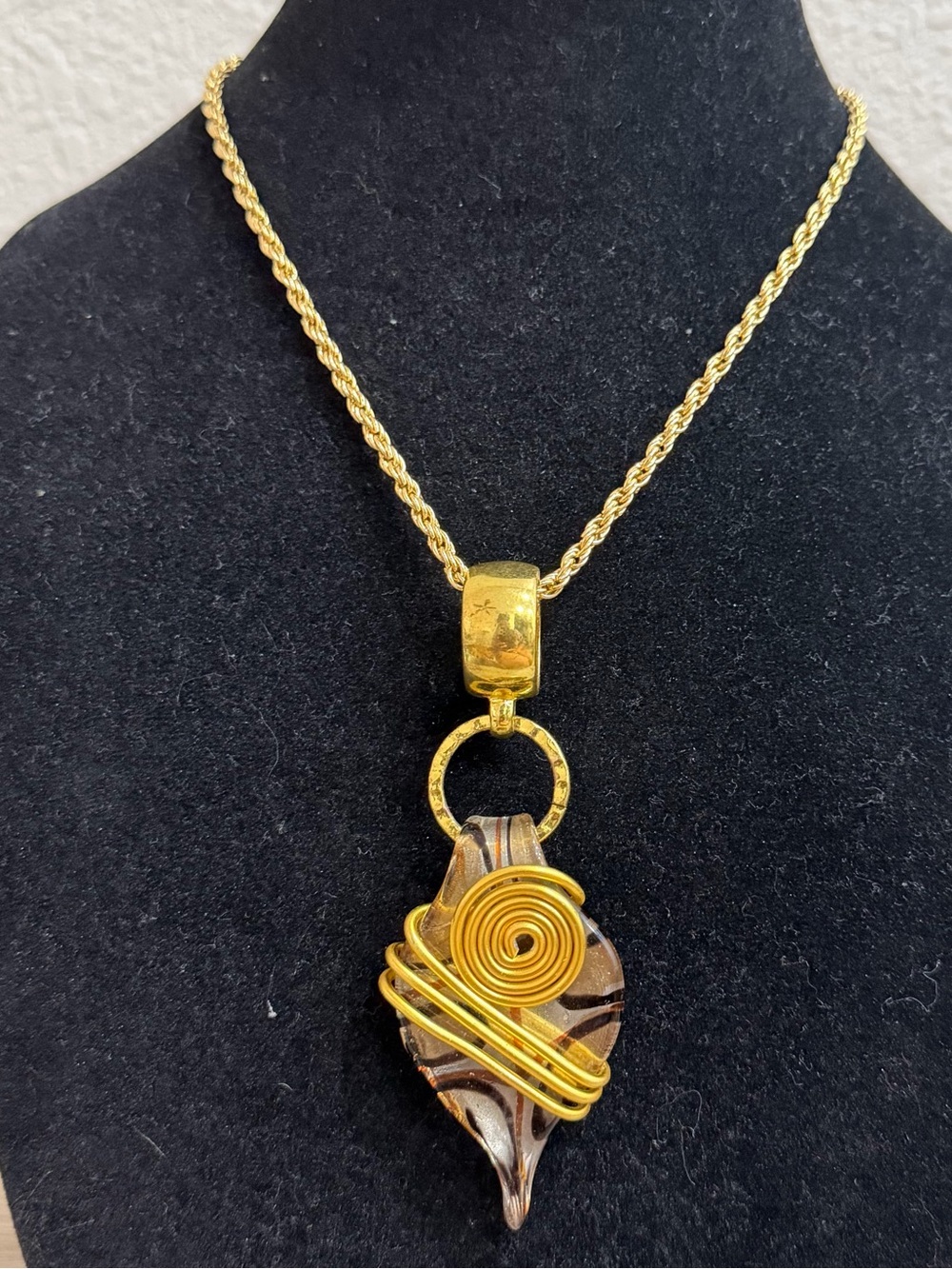 Hand Blown Murano Style Glass Necklace Swirl Pendant Necklace Gold Tone Chain